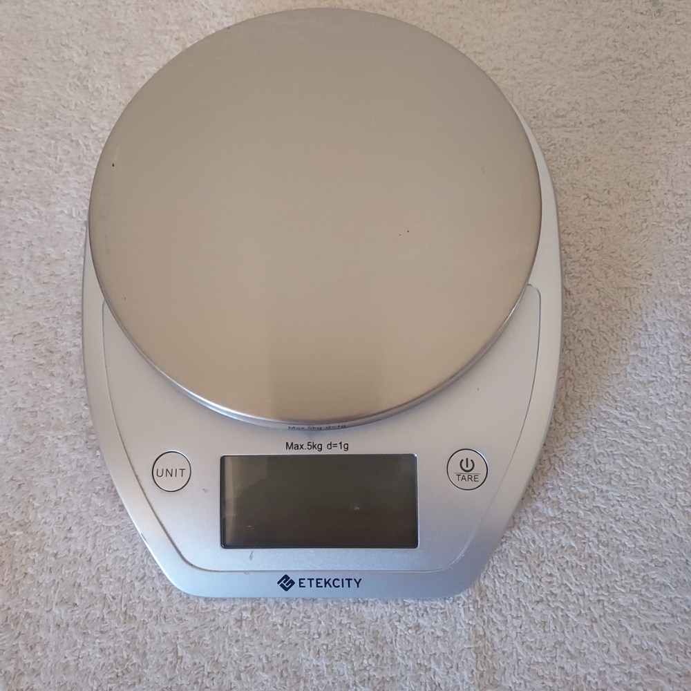 Silver Digital Kitchen Scale - Picture 2 of 5